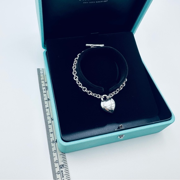 Tiffany & Co. Full Heart Toggle Bracelet in Silver 7.5” with Presentation Box - Picture 13 of 14